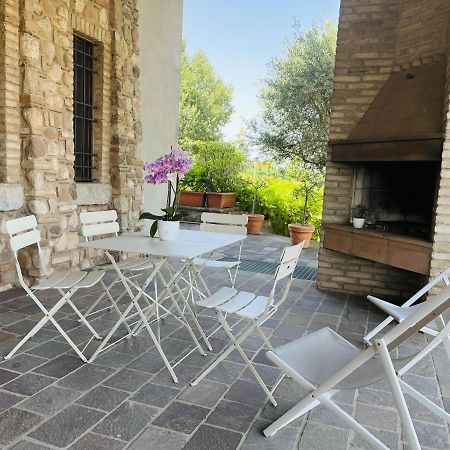 Villa Il Borgo Fra I Laghi Monzambano Exterior foto