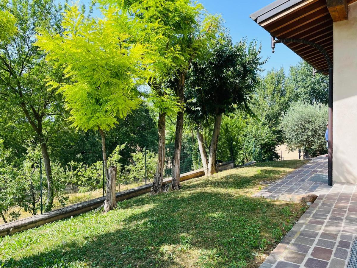Villa Il Borgo Fra I Laghi Monzambano Exterior foto