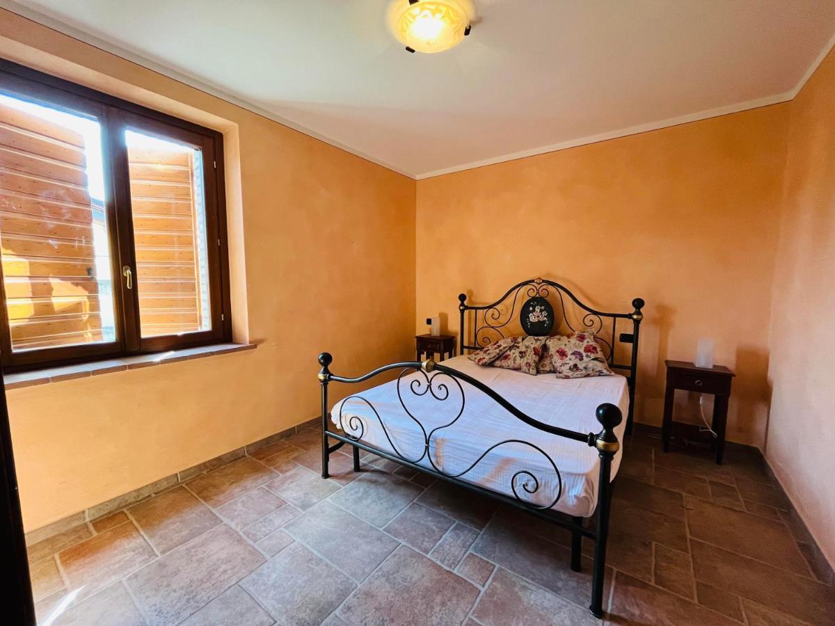 Villa Il Borgo Fra I Laghi Monzambano Exterior foto