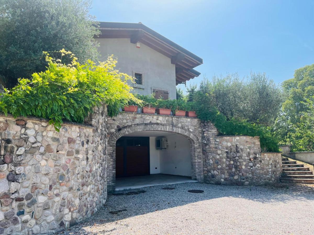 Villa Il Borgo Fra I Laghi Monzambano Exterior foto