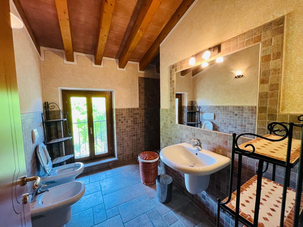 Villa Il Borgo Fra I Laghi Monzambano Exterior foto