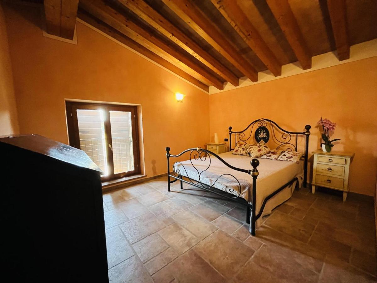 Villa Il Borgo Fra I Laghi Monzambano Exterior foto